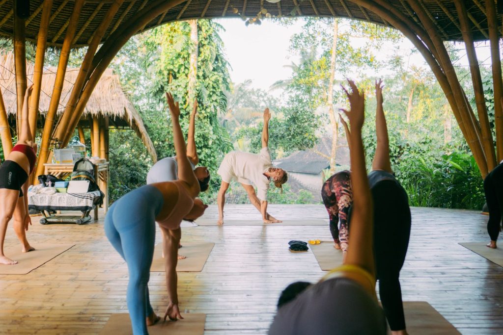 SKY Yoga vs Other 300-Hour Yoga Teacher Trainings in Bali: A 2026 Comparison 2 300-hour yoga teacher training in Bali, 10 Best Professional Cleaning Services in SIngapore